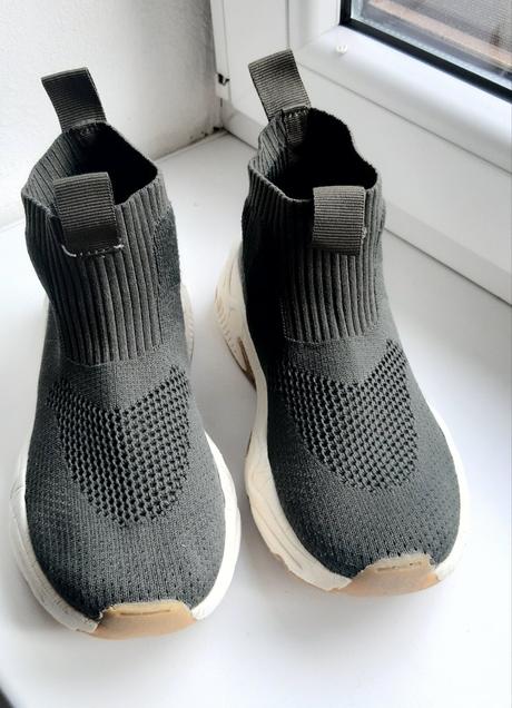 Kotnikove "ponozkove" tenisky, zara,33