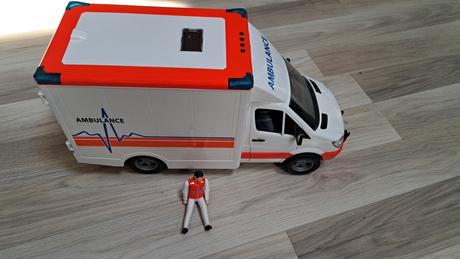 Sanitka- ambulancia bruder,