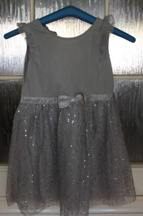 Slavnostne detske saty, 110