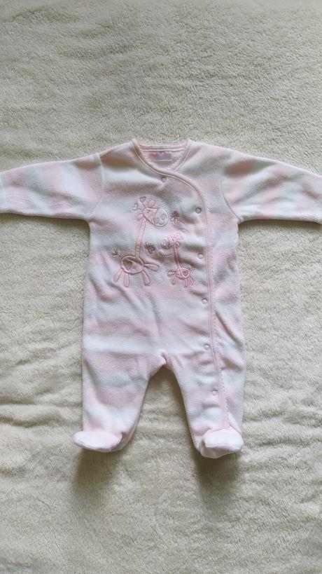 Flisovy overal zirafy, 62