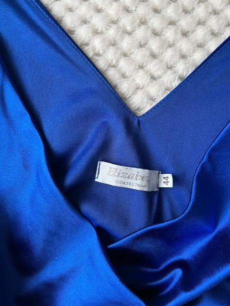 Spoločenské šaty, 44