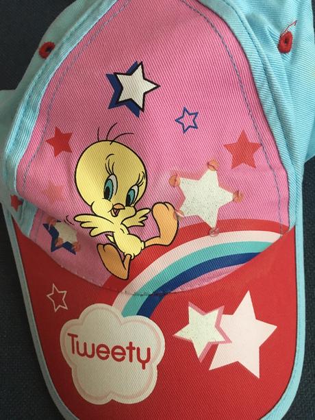 Rôzne šiltovky, 50