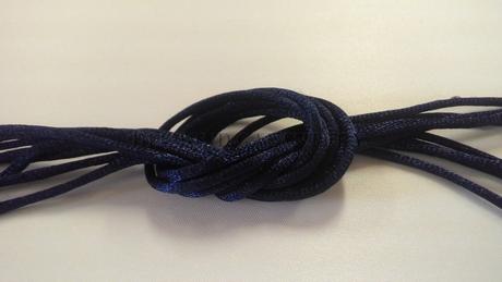 Saténová šnúrka 2,5 mm - tmavo modrá, 