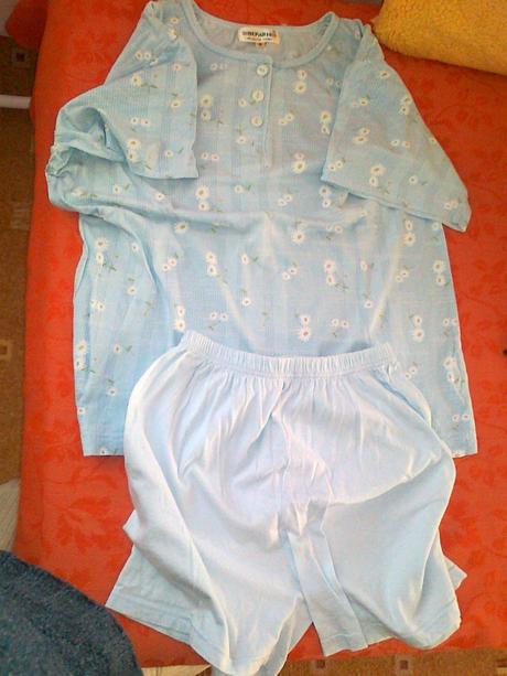 Kvetinkove pyzamo, m