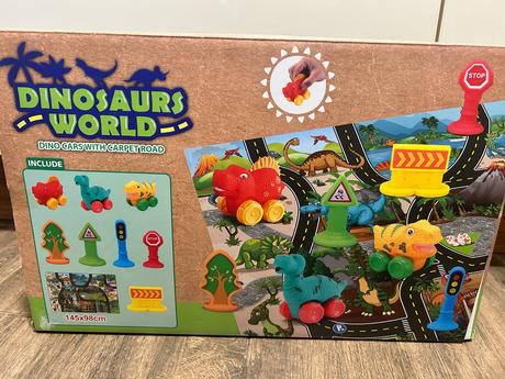 Hracka svet dinosaurov,