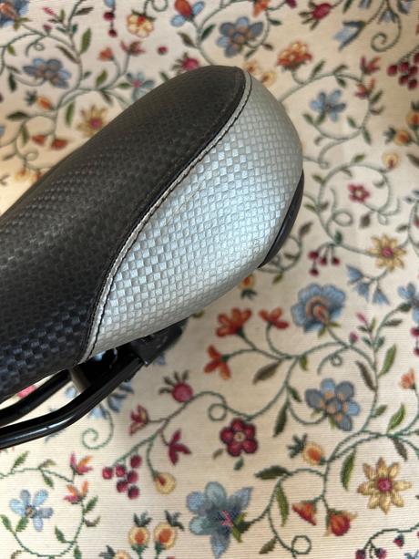 Sedadlo na bicykel madison,