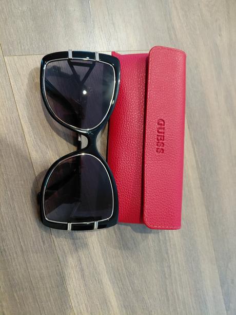 Extravagantne okuliare guess, guess