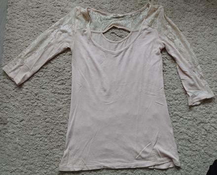 Damske jemne romanticke tricko, bershka,s