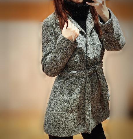 Šedý hrubší kabát, s