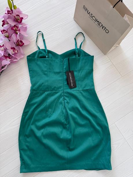 Rinascimento - saténové šaty, m