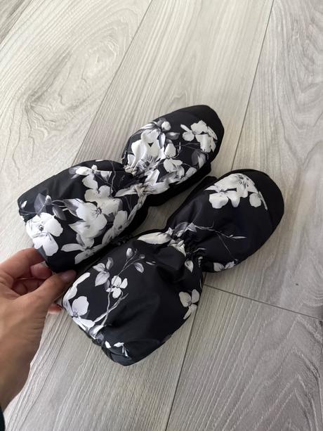 Rukavice pilguni, 122