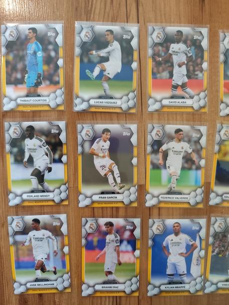 Futbalové kartičky real madrid 2024/25 - topps, 