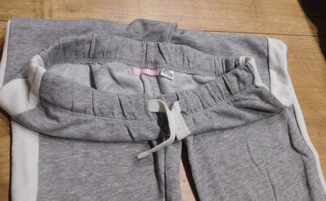 Sivé tepláky, pepperts,146