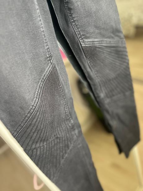 Pull&bear čierne skinny obtiahnuté rifle tmavošedé, pull&bear,s