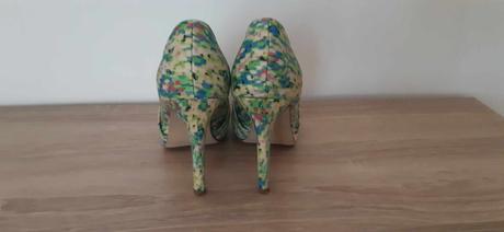 Farebne lodicky s otvorenou špičkou, 37