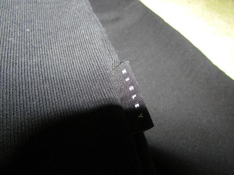 Čierrne slim tepláčiky na 3-4 roky zn. sisley, 104