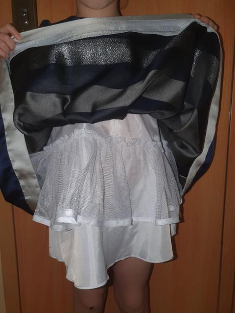 Slávnostné šatky, 98