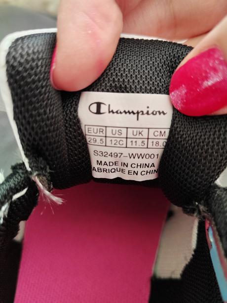 Tenisky, champion,29