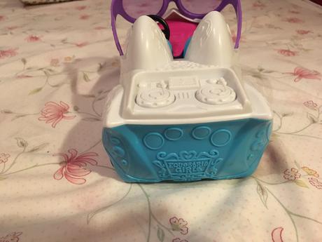 Equestrian auto s okuliarmi, 