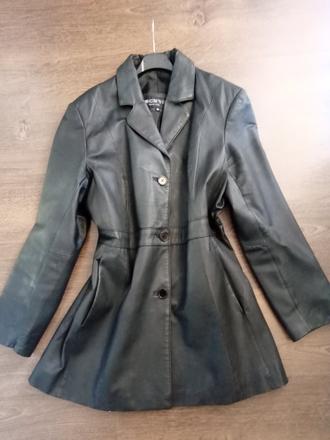 Kožený kabát, 48