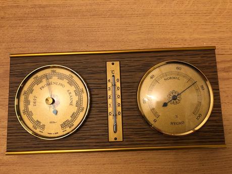 Krásny teplomer merac vlhkosti počasia, 