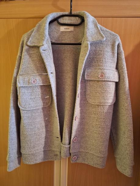 Sveter, reserved,146