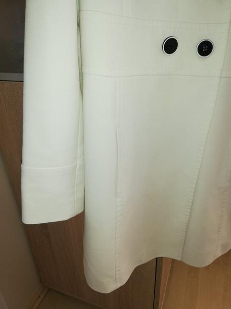 Biely prechodný hrubší kabátik 38, promod,38