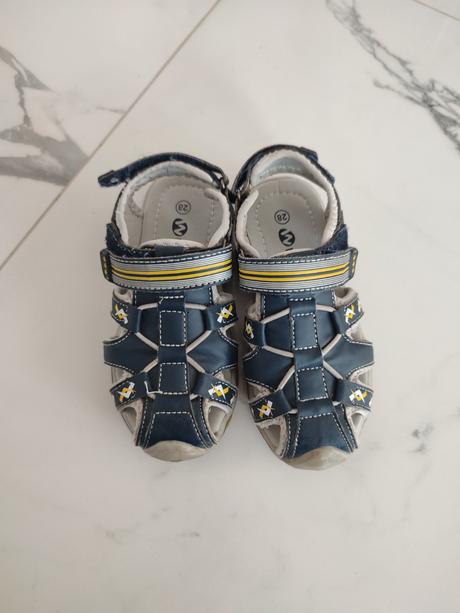 Chlapčenské sandále, 28