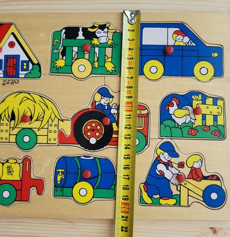 Drevené vkladacie puzzle s motívom farmy,