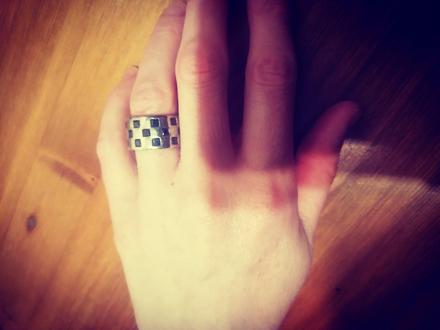 Mohutný strieborný prsteň, 