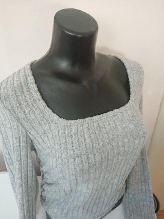 Crop top s pekným vystrihom, l