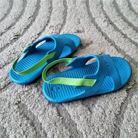 Detské šľapky a žabky, 27