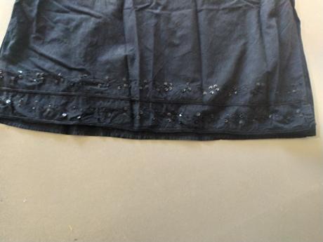 C205saty vysivan okolo krku spodku rikav, s