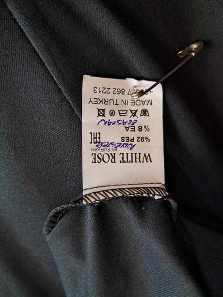 Šaty spoločenské, 42