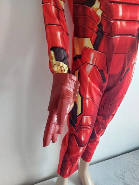 Iron man deluxe kostým s doplnkami veľ.122-128,