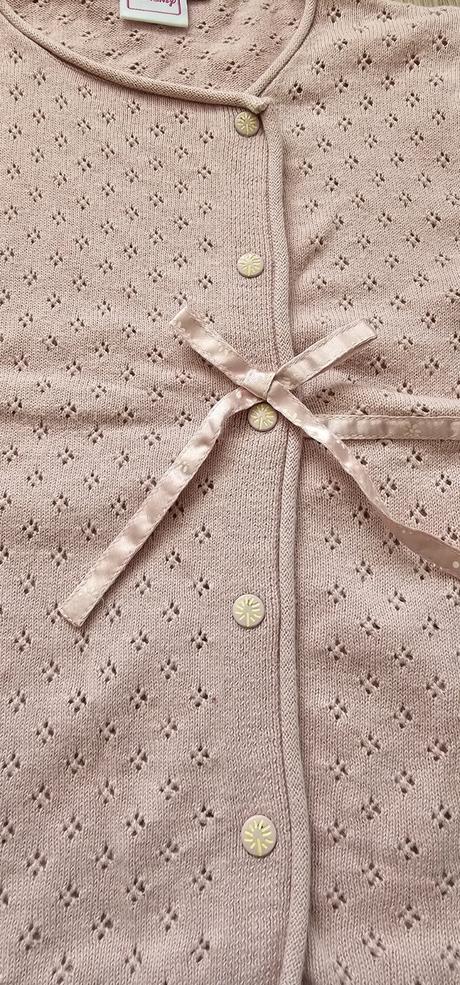 Svetrík s mašličkou, disney,110