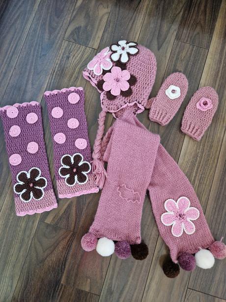 Krásny háčkovaný set, 122