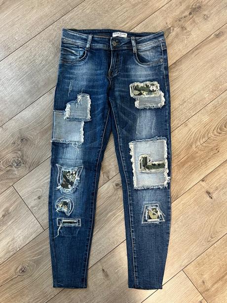 Rifle so záplatami, s