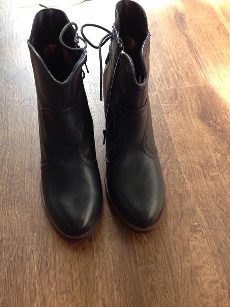 Modre kratke cizmicky, 36