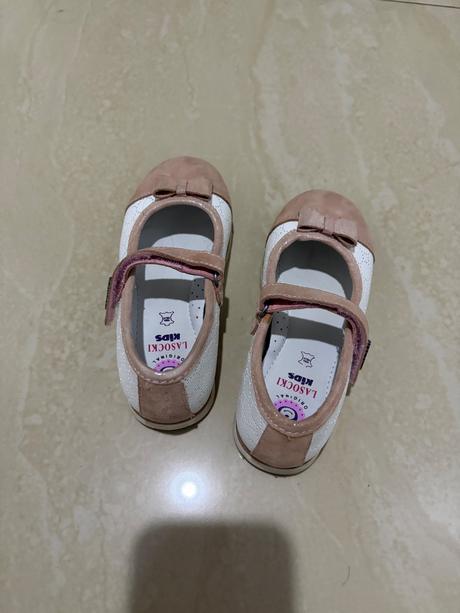 Krásne topánky, lasocki,27