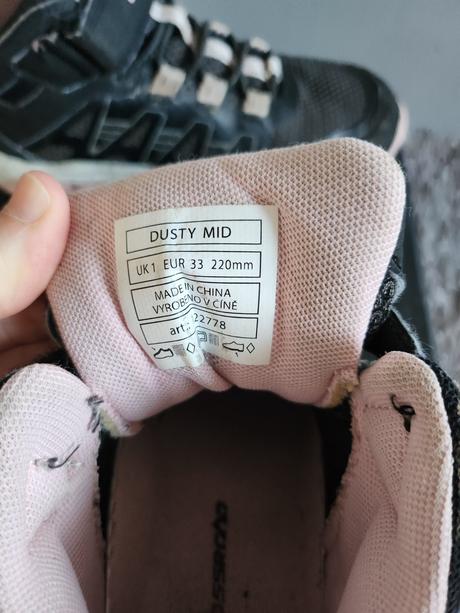 Turistické topanky, 33