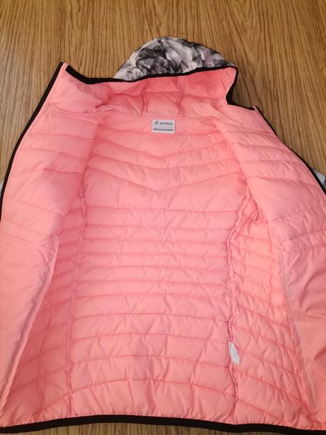 Dámska vetrovka veľ. s, lotto,s