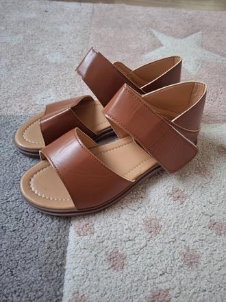 Nové krásne sandale, 35