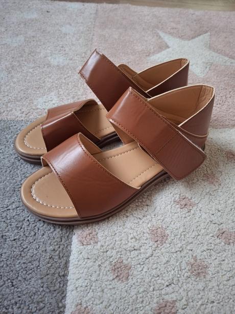 Nové krásne sandale, 35
