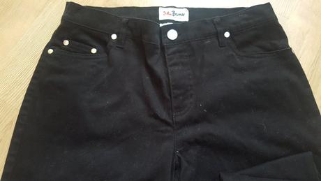 Čierne nohavice, 38