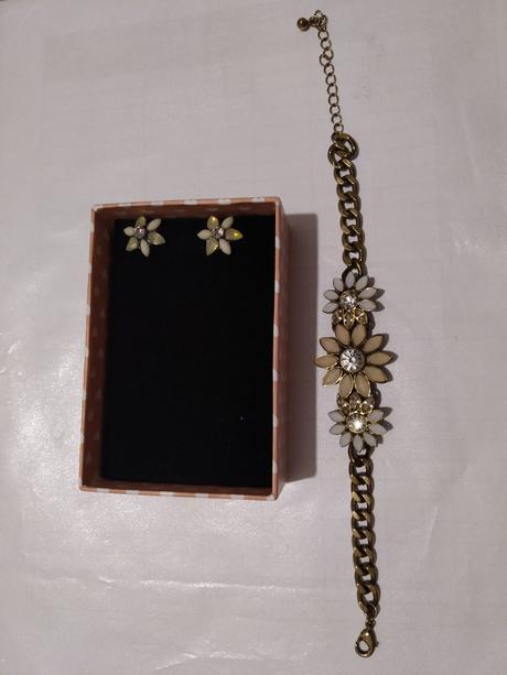 Naramok a nausnice-sada, 