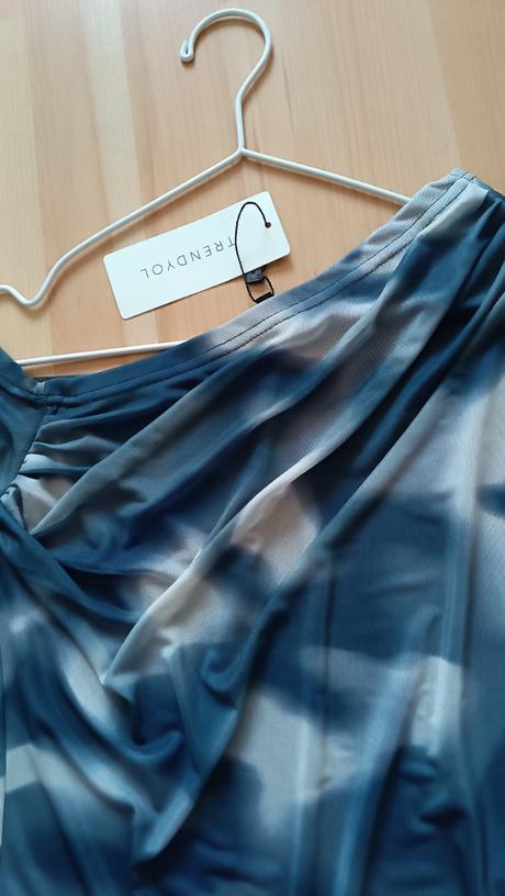 Top na jedno rameno, new yorker,s