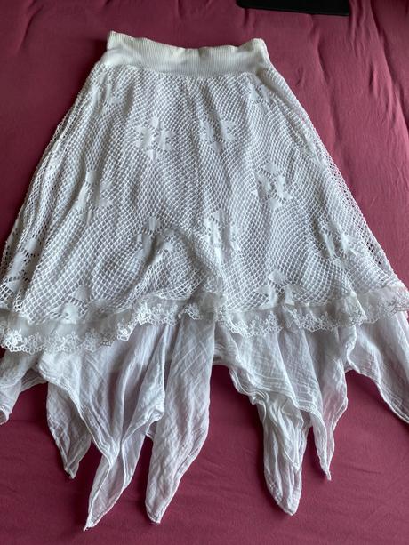 Nadherna biela sukna, m