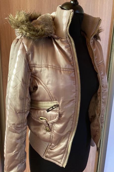 Bunda bomberka, metalýza, s