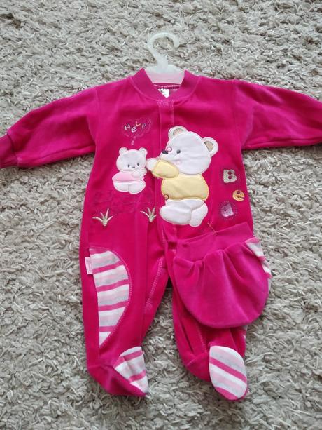 Overal s čiapočkou, 62